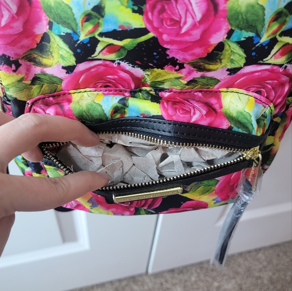 Juicy Couture - Picture 6 of 9